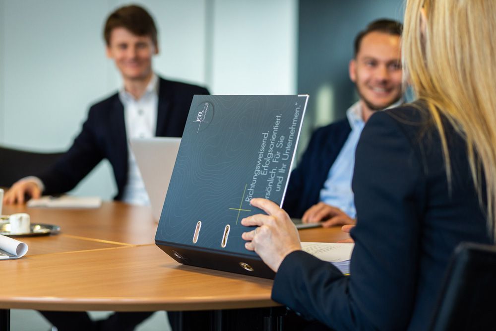 Interdisziplinäre Wirtschaftsberatung ETL Bodensee Gruppe – Friedrichshafen 2 ETL Bodensee Gruppe – Friedrichshafen Interdisziplinäre Wirtschaftsberatung