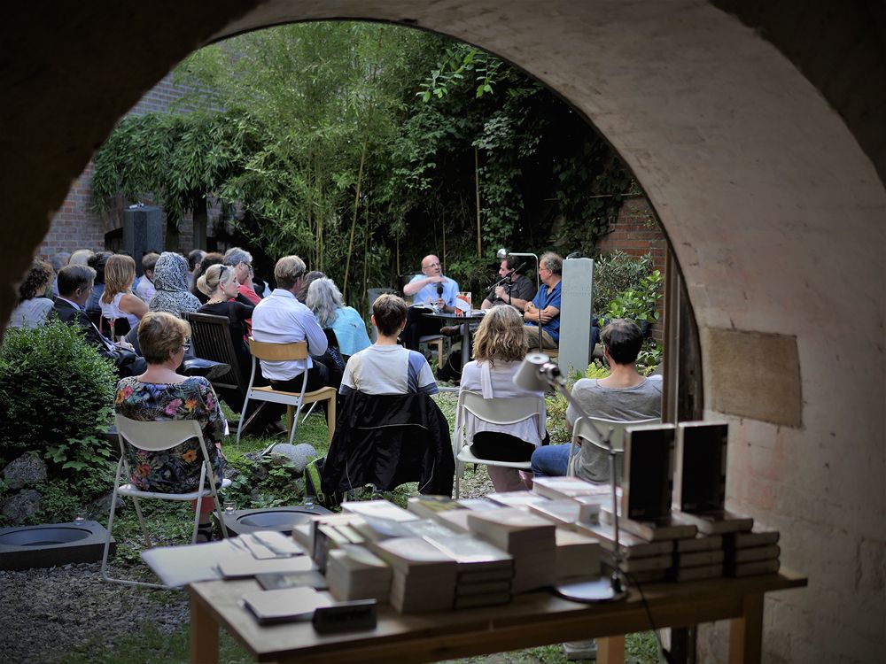 Literatursalon Donau e.V. - Ungewöhnliche Veranstaltungen an ungewöhnlichen Orten – Ulm 8 Literatursalon Donau e.V. – Ulm Ungewöhnliche Veranstaltungen an ungewöhnlichen Orten