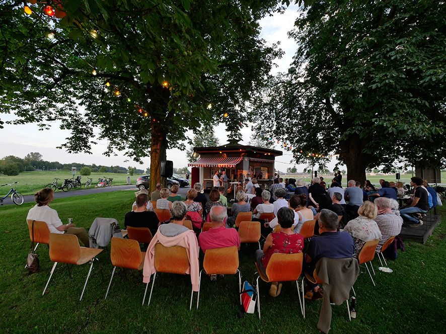 Literatursalon Donau e.V. - Ungewöhnliche Veranstaltungen an ungewöhnlichen Orten – Ulm 4 Literatursalon Donau e.V. – Ulm Ungewöhnliche Veranstaltungen an ungewöhnlichen Orten