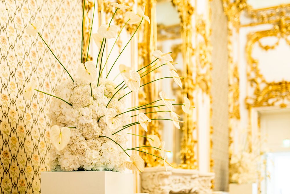 Blumendekorationen in der Zweigstelle – Wien 5 Zweigstelle – Wien