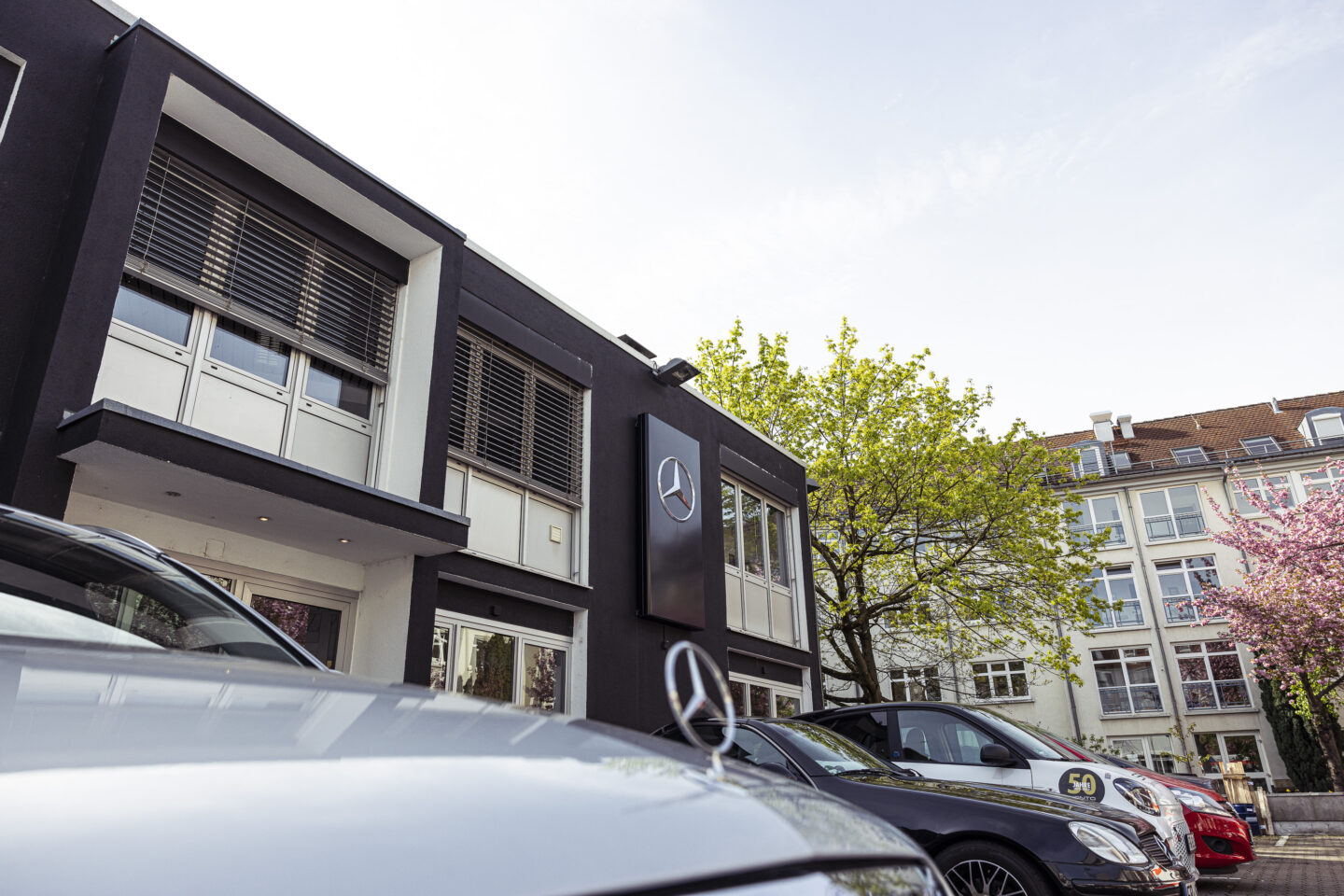 SANTO GROUP Freiburg - Zuverlässiger Partner der Region für Mobilität & Gebäudereinigung 1 SANTO GROUP Freiburg - Zuverlässiger Partner der Region für Mobilität & Gebäudereinigung