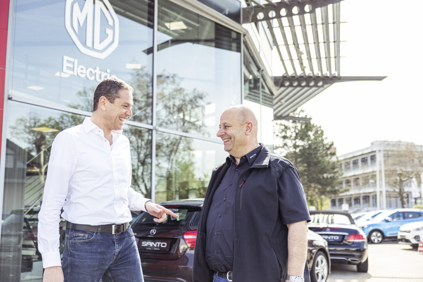 SANTO GROUP Freiburg - Zuverlässiger Partner der Region für Mobilität & Gebäudereinigung 2 SANTO GROUP Freiburg - Zuverlässiger Partner der Region für Mobilität & Gebäudereinigung