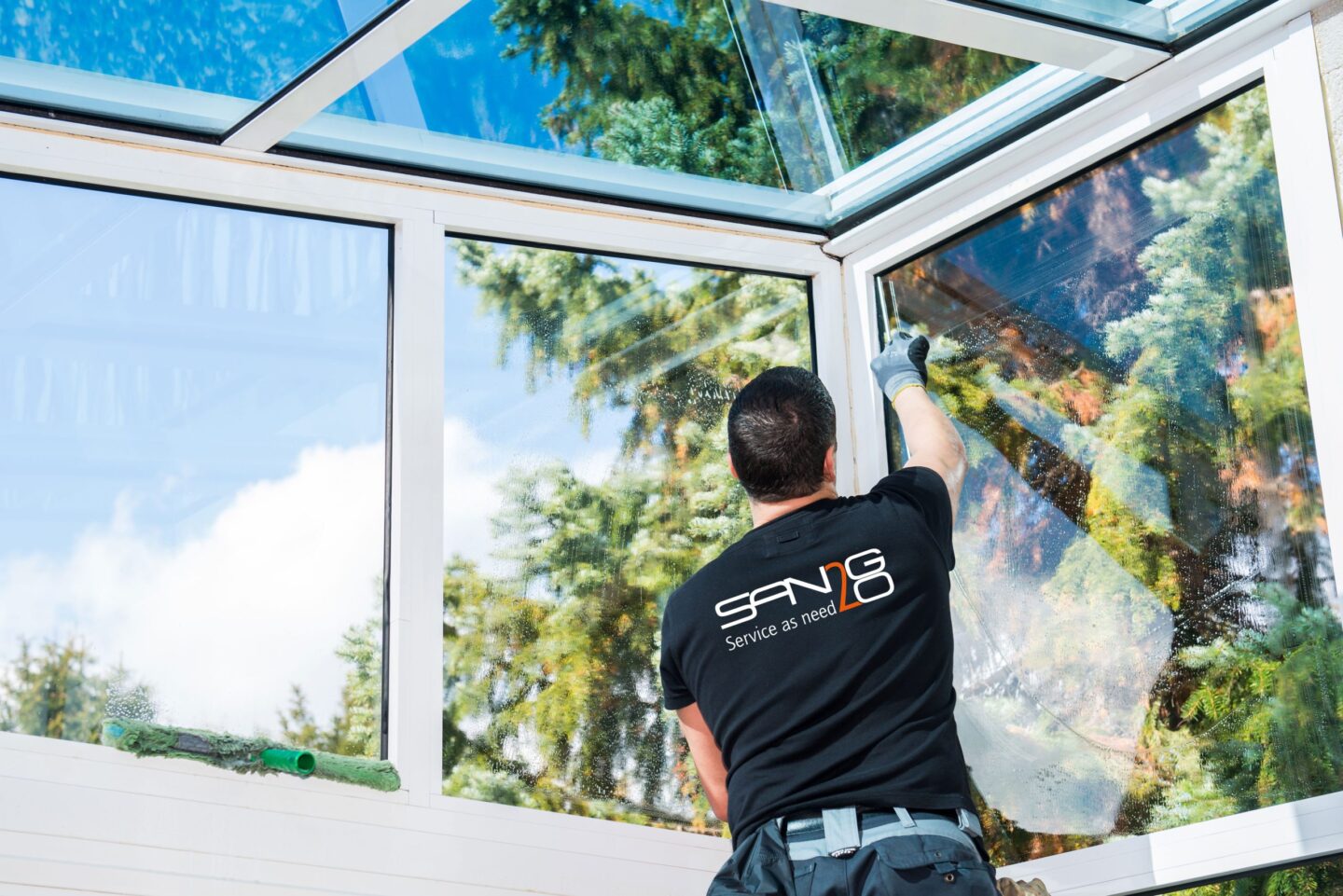 SANTO GROUP Freiburg - Zuverlässiger Partner der Region für Mobilität & Gebäudereinigung 9 SANTO GROUP Freiburg - Zuverlässiger Partner der Region für Mobilität & Gebäudereinigung